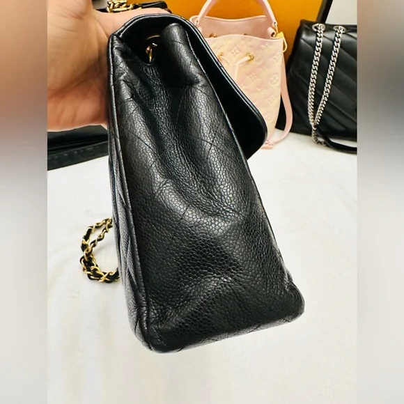 CHANEL Jumbo Classic Single Flap Caviar Leather Handbag Black/Gold Hardware - Picture 14 of 15
